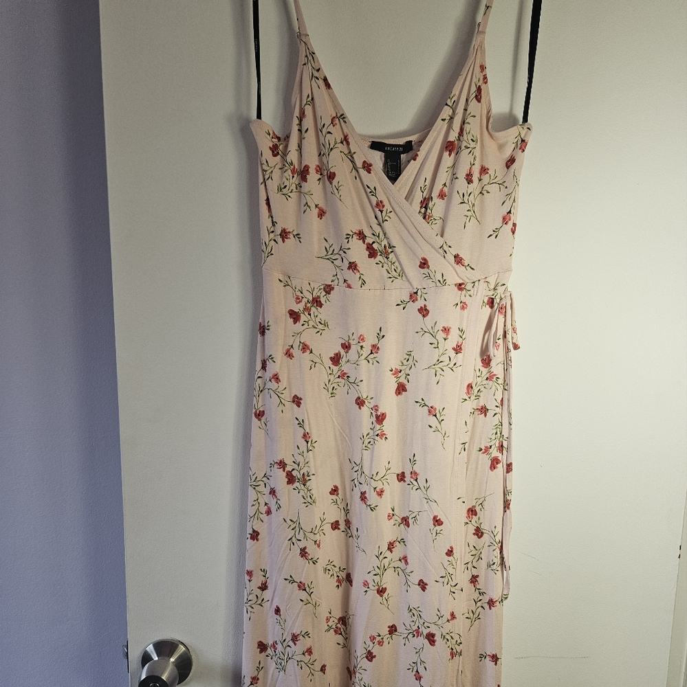NWT Forever 21 Spaghetti Strap Midi Wrap Dress (large)